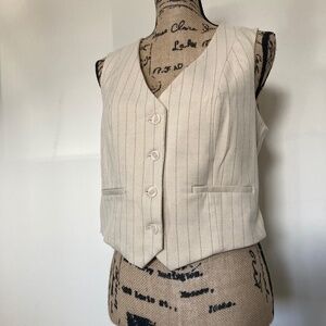 Maison D' Amelie Paris Vest Sz 6 Beautiful Cream Pinstriped Tailored Fit